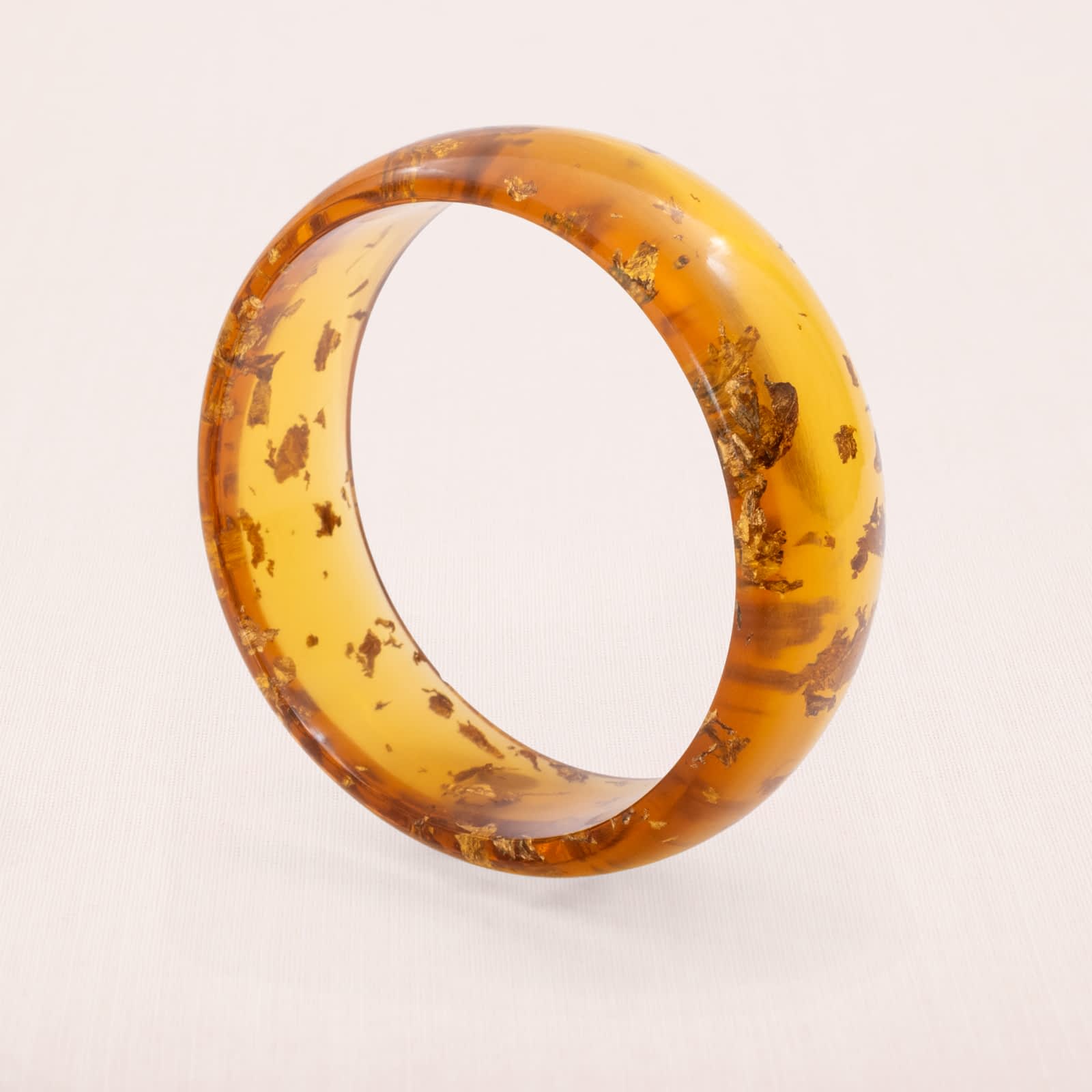 Armreif-Lucite-braun-Goldflocken-eingeschlossen-Retro-Schmuck