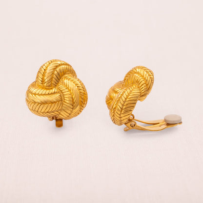 Carolee-Ohrclips-Knoten-Design-vergoldet