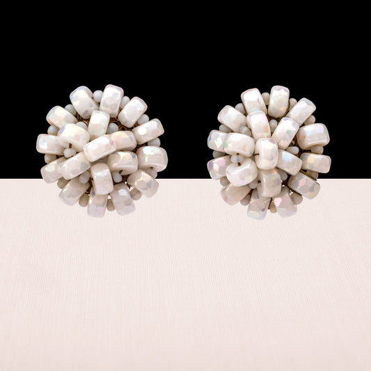 Castlecliff-Ohrclips-1950er-Perlen-Aurora-Borealis-handgefertigt