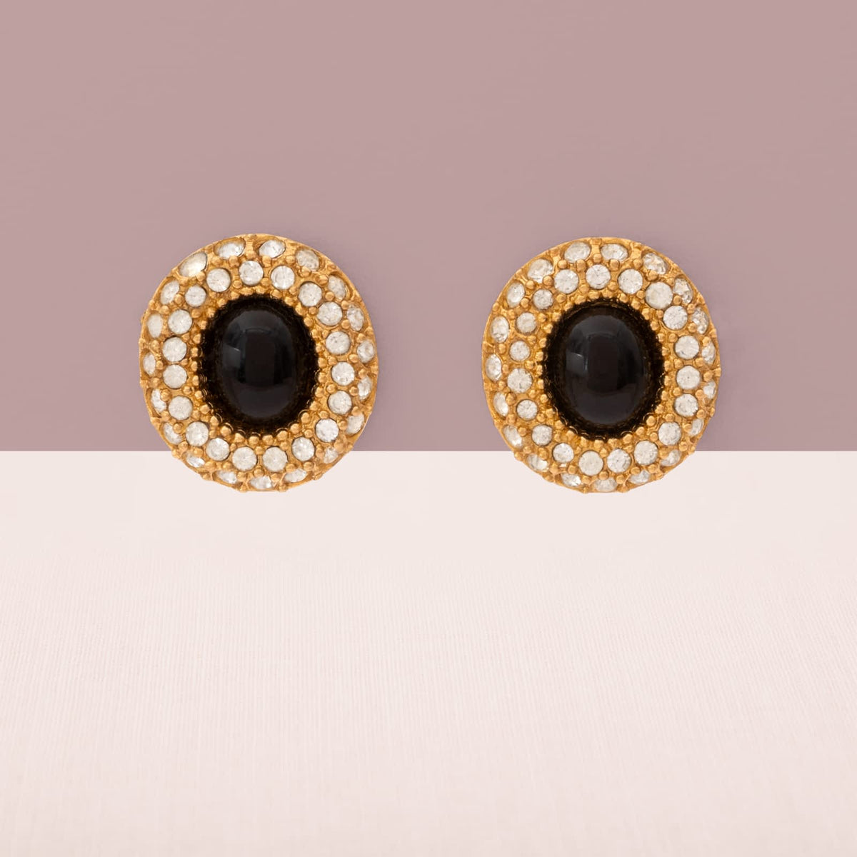 Christian-Dior-Ohrringe-vergoldet-Cabochon-Schwarz-Kristalle
