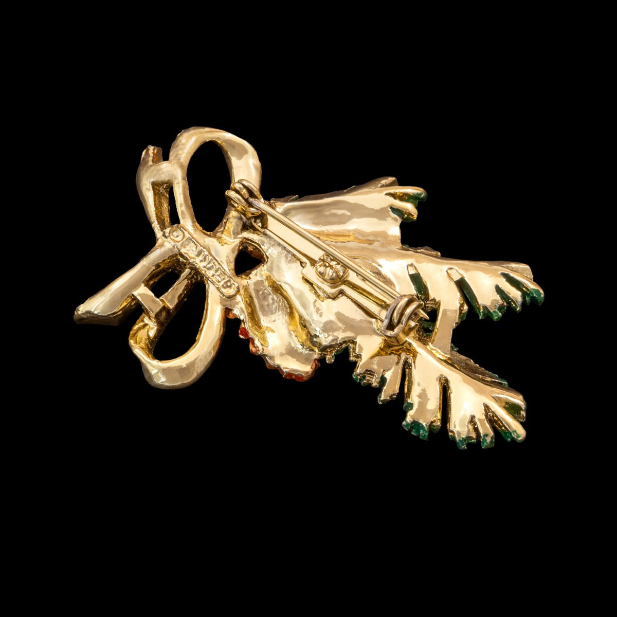 Gerrys-weihnachtliche-Brosche-Tannenzweig-hellgoldfarben-Rückseite-signiert