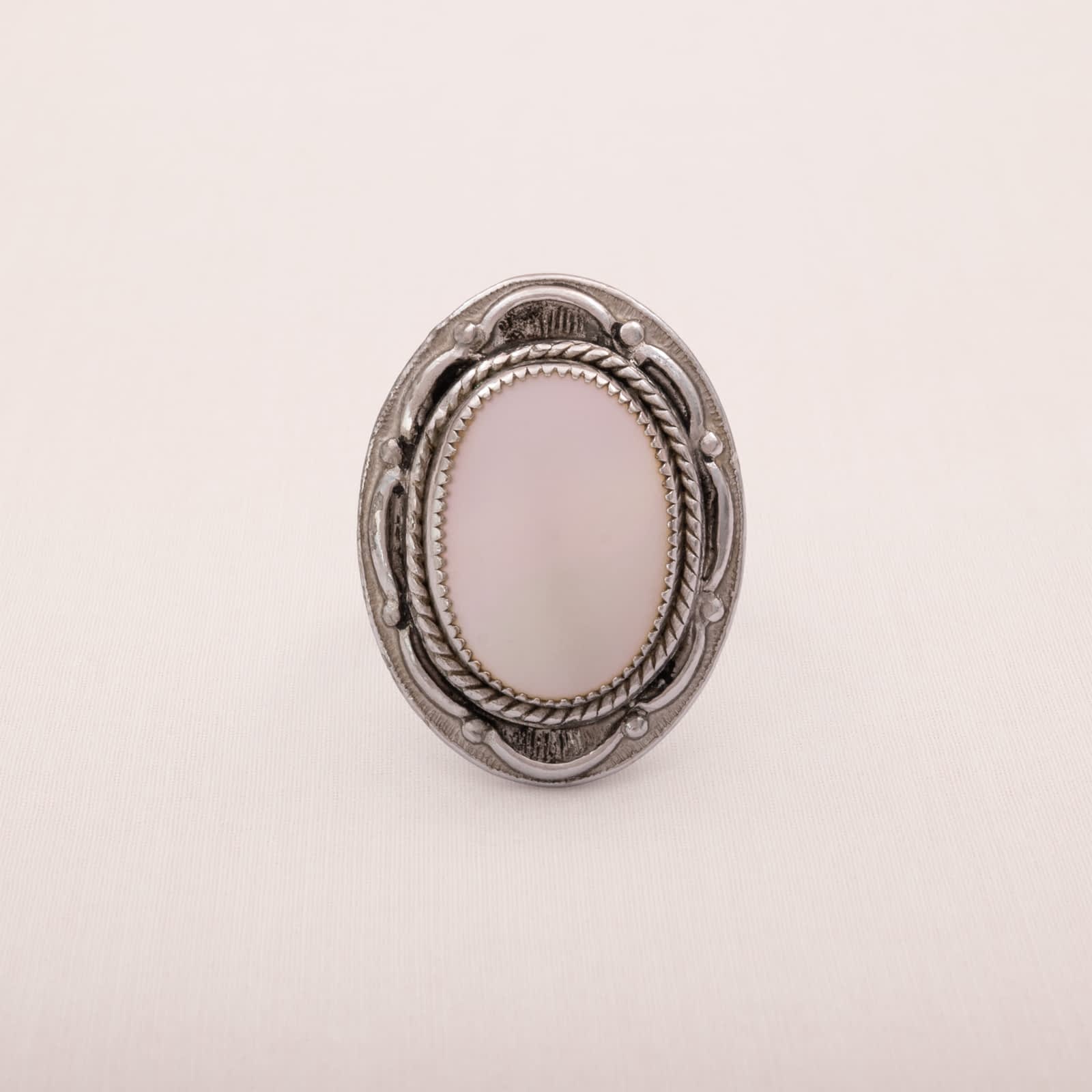 Judy-Lee-Ring-versilbert-Perlmutt-oval-Antik-Revival-1970er