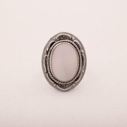 Judy-Lee-Ring-versilbert-Perlmutt-oval-Antik-Revival-1970er