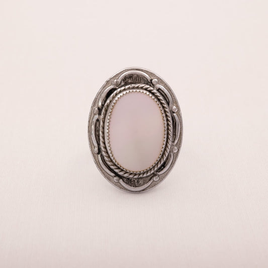 Judy-Lee-Ring-versilbert-Perlmutt-oval-Antik-Revival-1970er