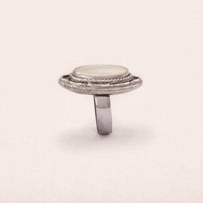 Judy-Lee-Ring-versilbert-Perlmutt-oval-Antik-Revival-1970er