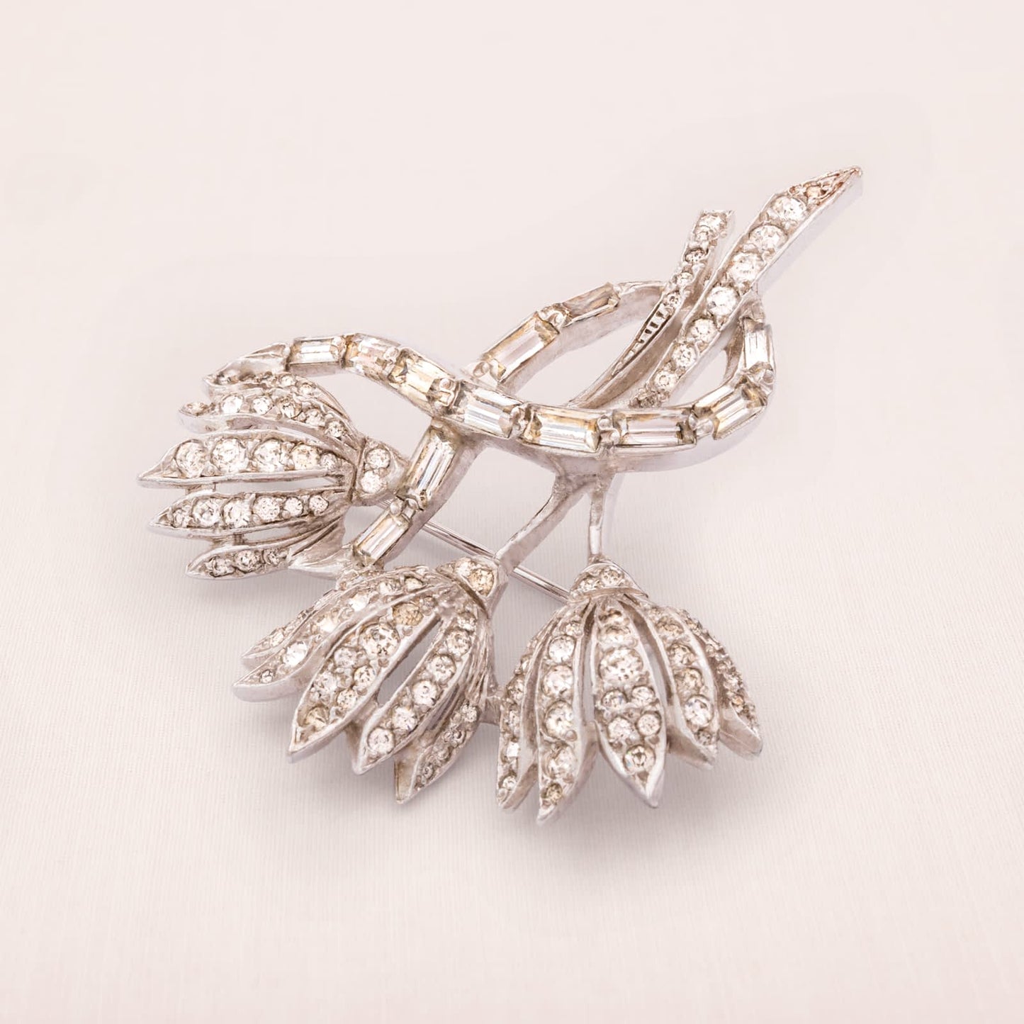 Keyes-Brosche-Strass-florales-Design-1960er-Jahre
