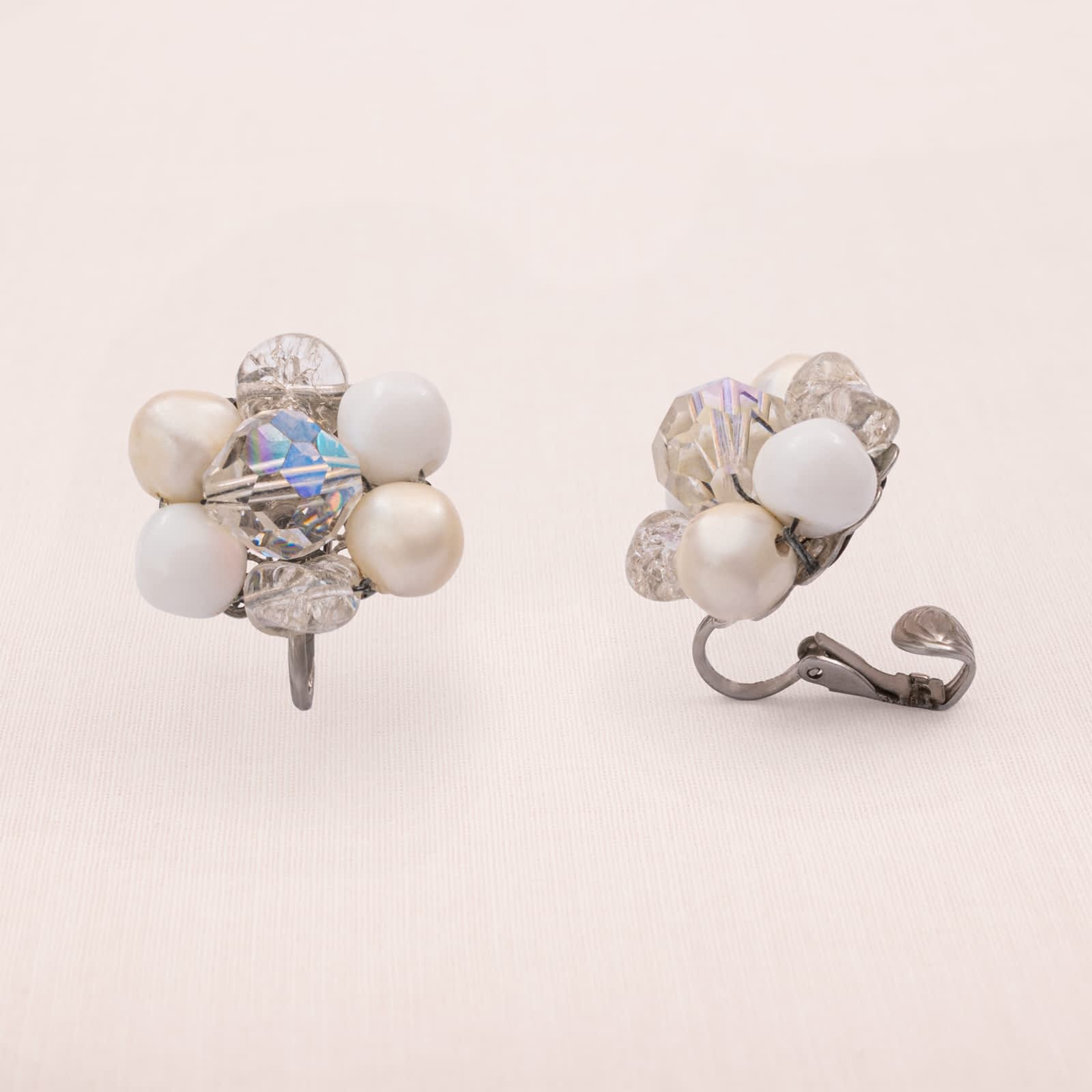 Laguna-Ohrclips-1950er-Cluster-Perlen-Aurora-Borealis