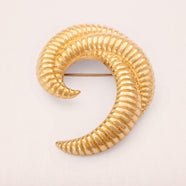 MONET Brosche groß geschwungen vergoldet texturiert eleganter Schmuck