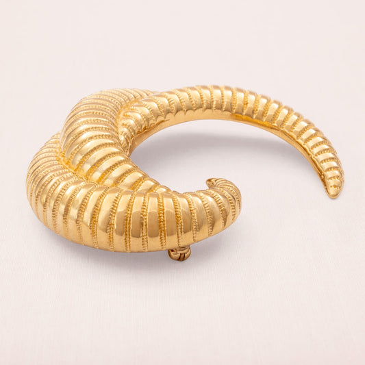 Monet-große-Brosche-vergoldet-elegates-geschwungenes-Design-Streifenstruktur