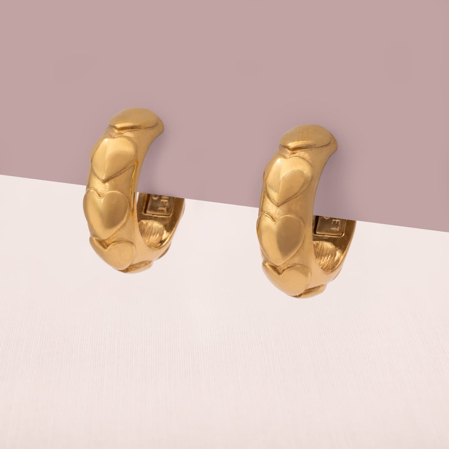 Monet-Ohrclips-Kreolen-vergoldet-Herz-Design