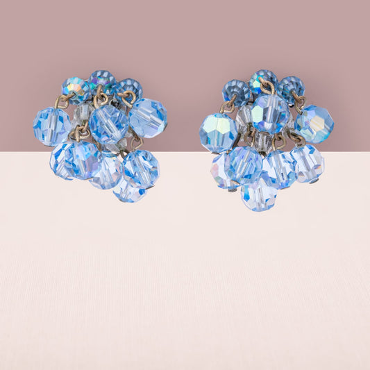 Vintage-Cha-Cha-Ohrclips-1950s-Design-Aurora-Borealis-Perlen-blau