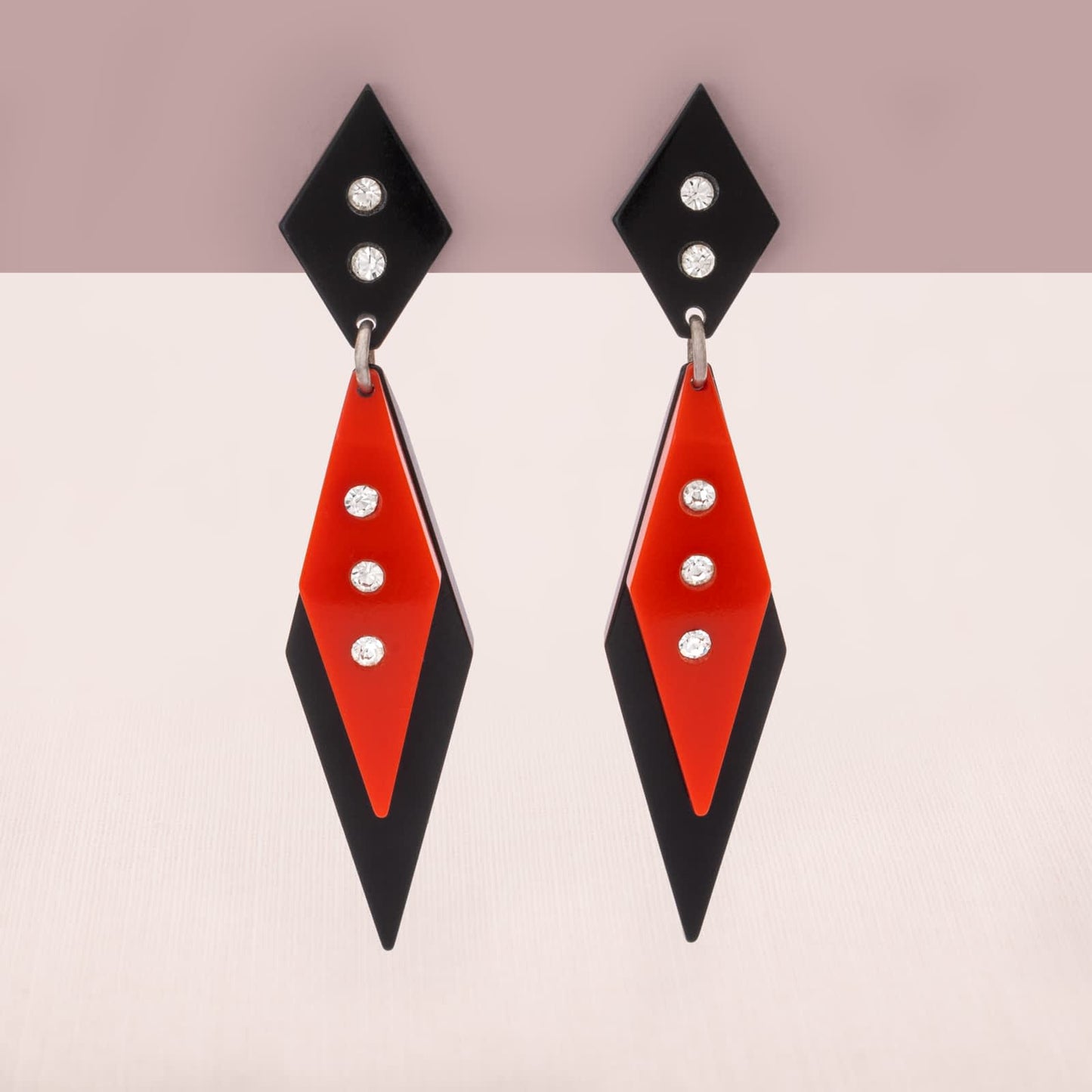 Vintage-Ohrclips-Kunststoff-Rauten-Hänger-schwarz-rot-1980er-Art-Deco