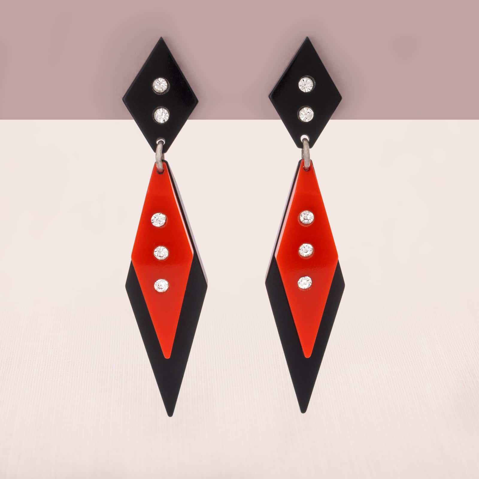 Vintage-Ohrclips-Kunststoff-Rauten-Hänger-schwarz-rot-1980er-Art-Deco