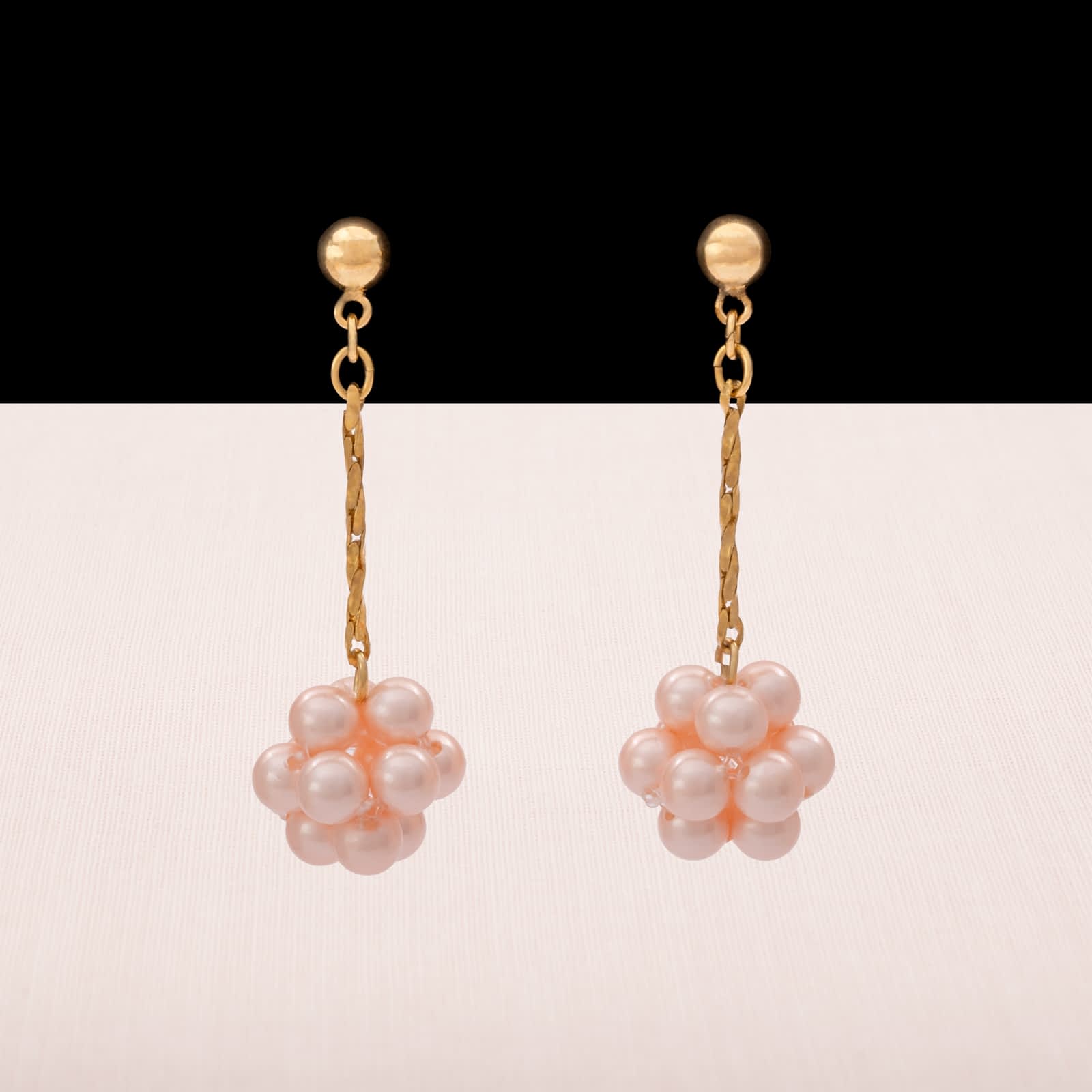 Vintage-Ohrringe-schwingende-Hänger-rosa-Perlen-Kugel-vergoldete-Kette