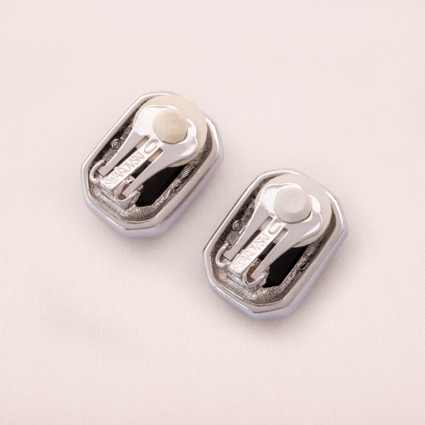 Swarovski-Ohrclips-achteckig-rhodinierte-Rückseiten-signiert