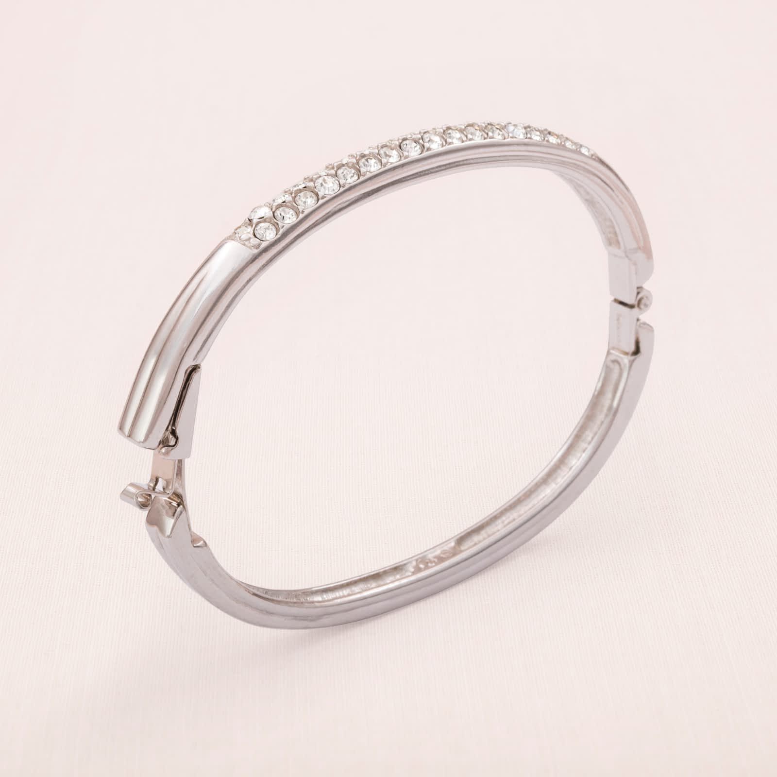 Swarovski-Armreif-zum-öffnen-rhodiniert-Kristallbesetzt