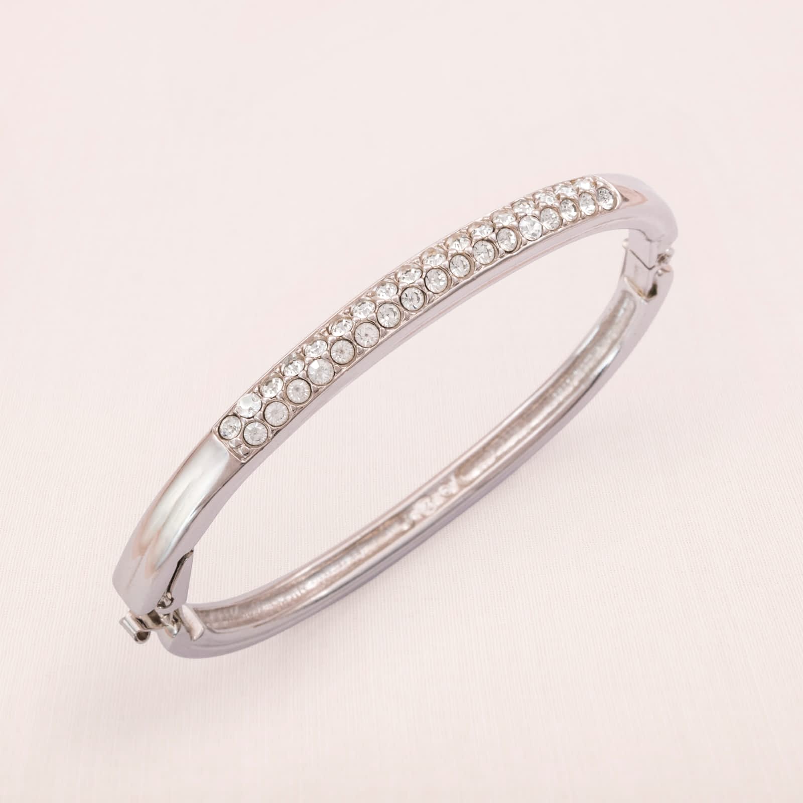 Swarovski-Armreif-zum-öffnen-rhodiniert-Kristallbesetzt