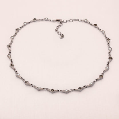 Vintage-Designer-Modeschmuck-Swarovski-Halskette-Gunmetal-Kristalle-grau-Find-Vintage-Beauty