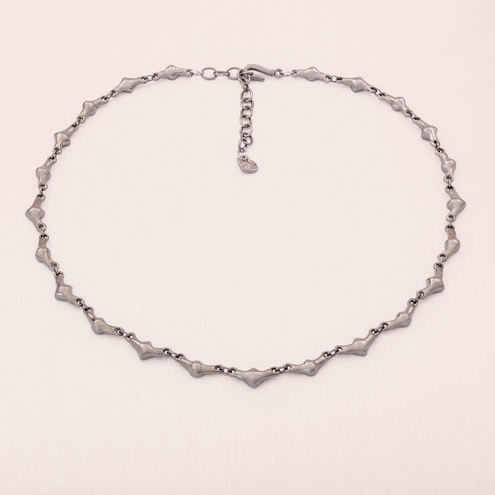 Vintage-Designer-Modeschmuck-Swarovski-Halskette-Gunmetal-Kristalle-grau-Find-Vintage-Beauty