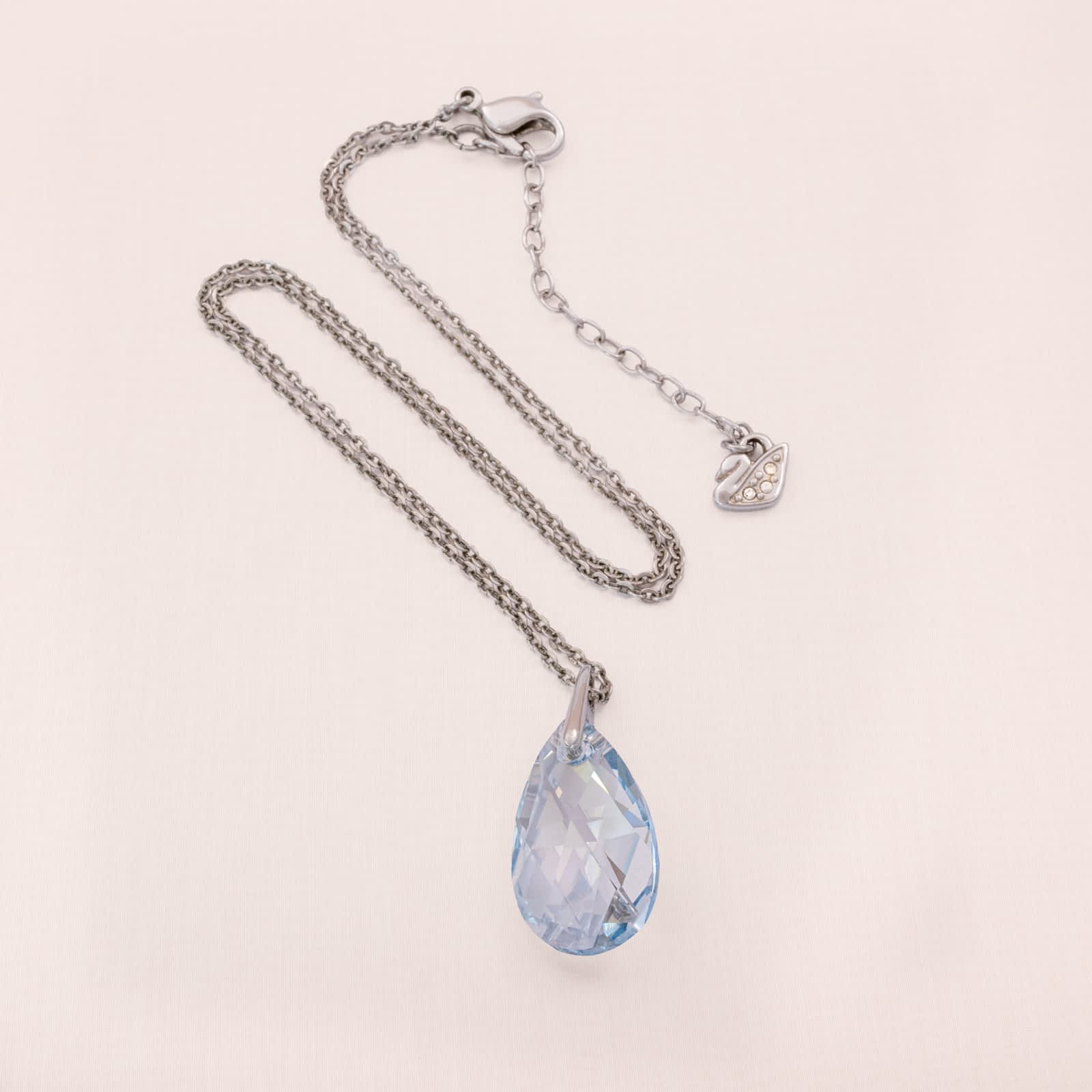 Swarovski-Halskette-Kristalltropfen-Anhänger-rhodinierte-Kette-Schwan-Signatur