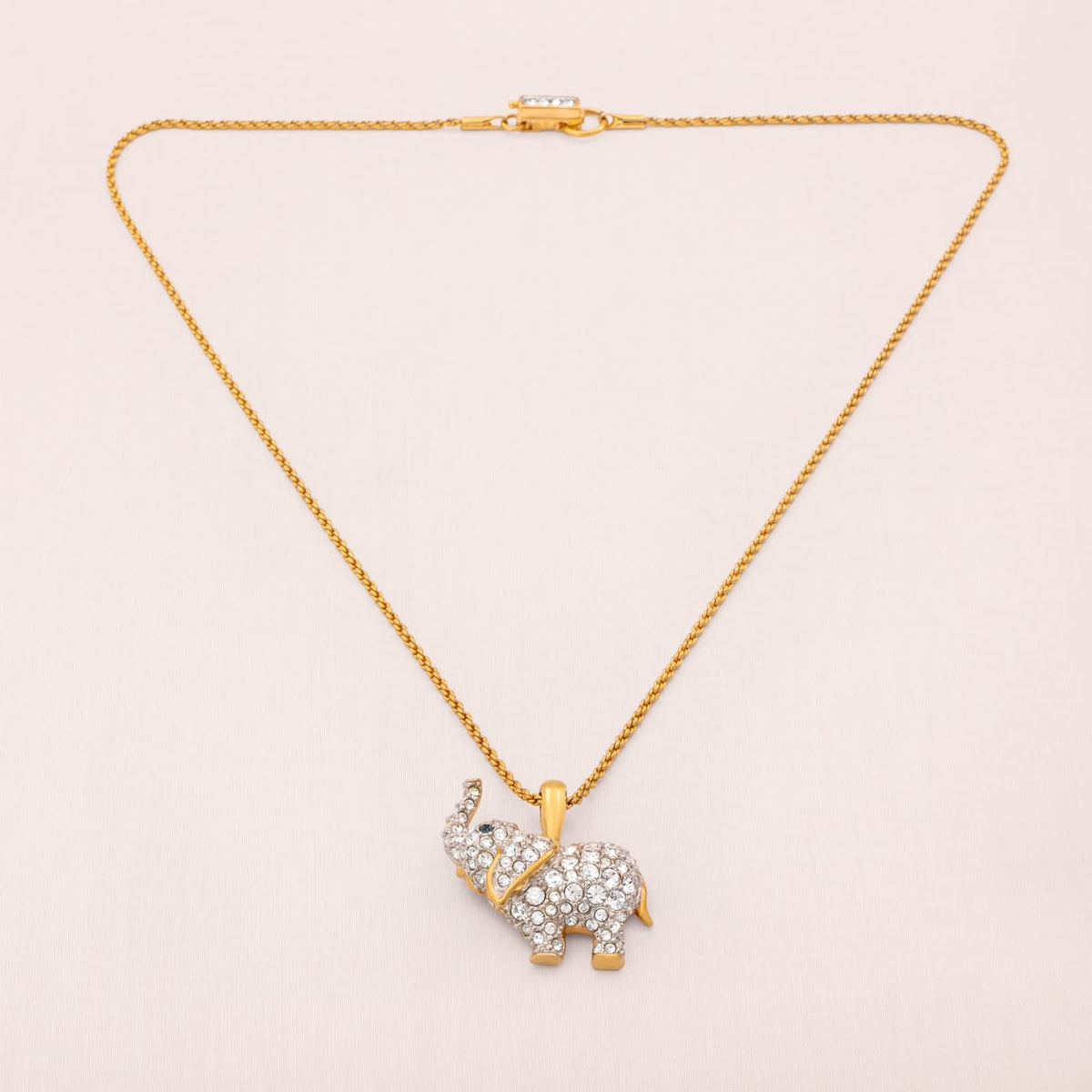 SWAROVSKI Halskette Elefanten Anhänger vergoldet Kristalle Kordelkette Vintage Schmuck