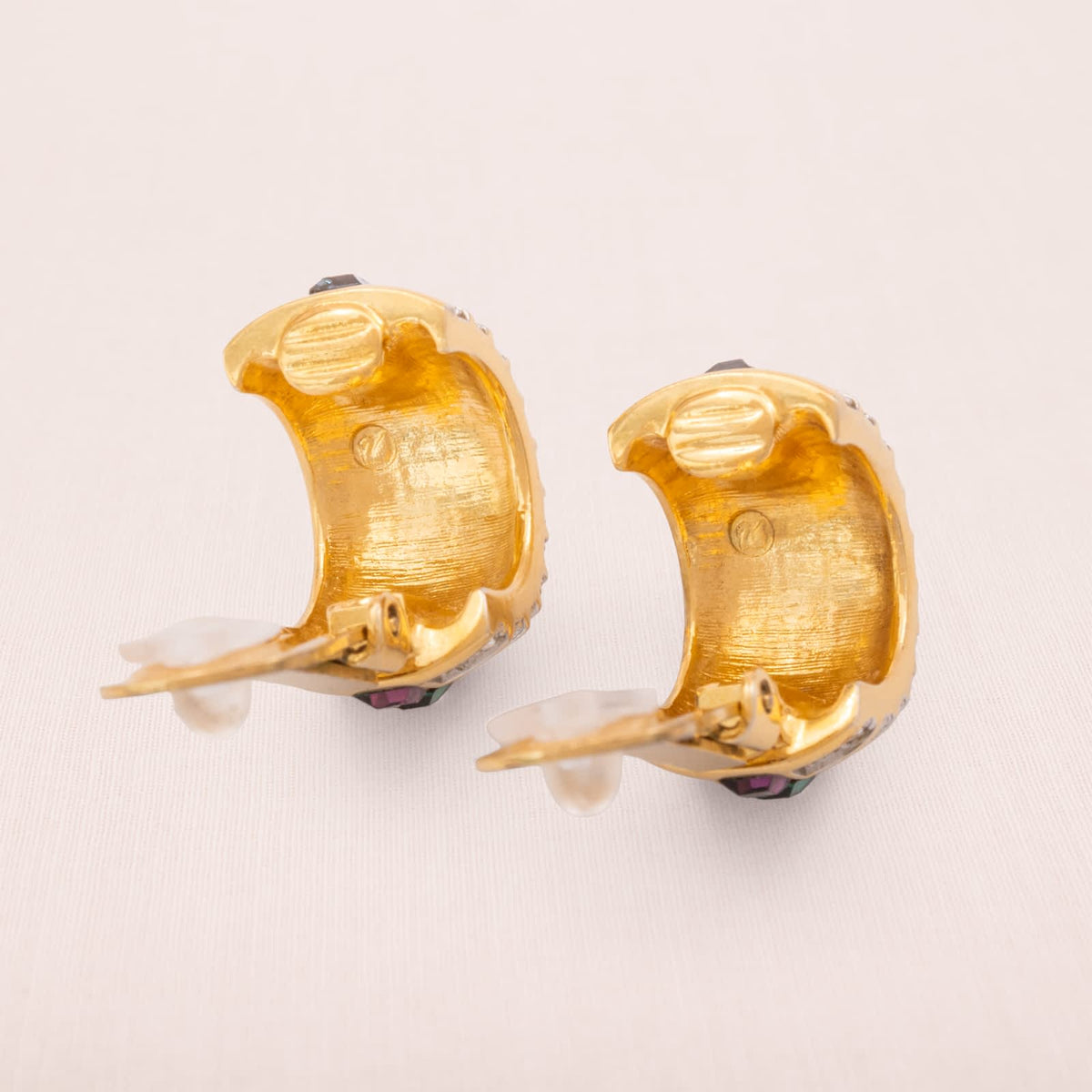 Swarovski-Ohrclips-Halbkreolen-vergoldete-Rückseiten-Schwan-signiert
