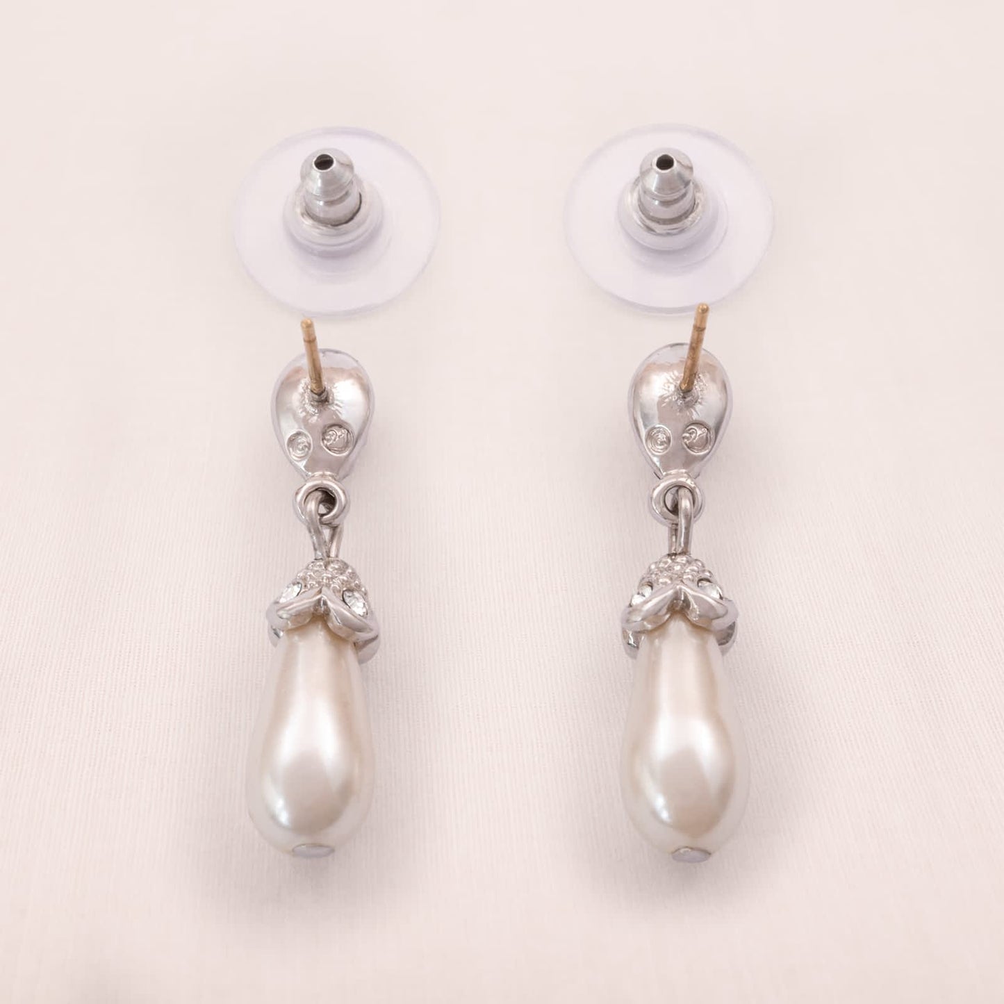 Swarovski-Ohrringe-rhodinierte-Rückseiten-Perlentropfe-Hänger-Schwan-signiert