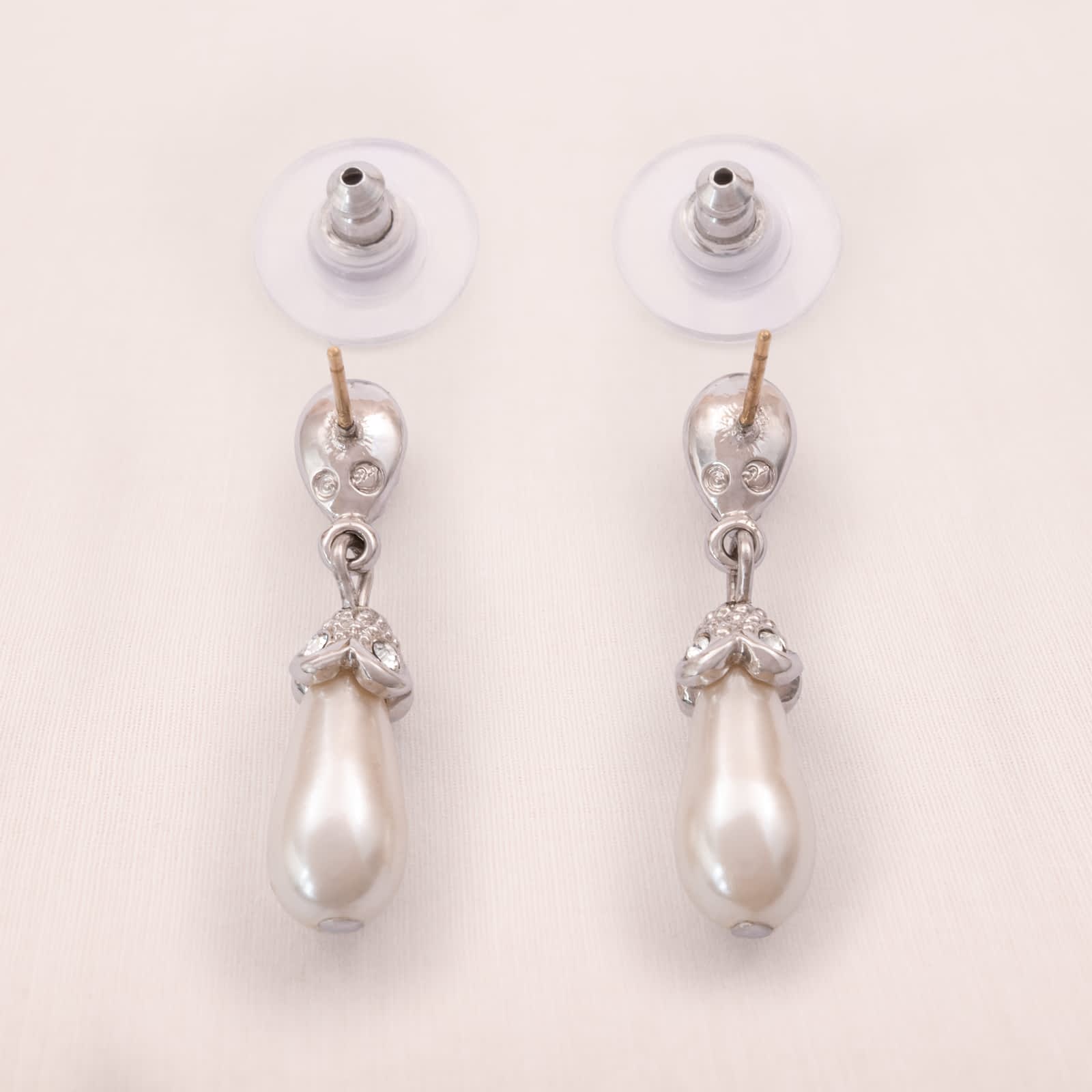 Swarovski-Ohrringe-rhodinierte-Rückseiten-Perlentropfe-Hänger-Schwan-signiert