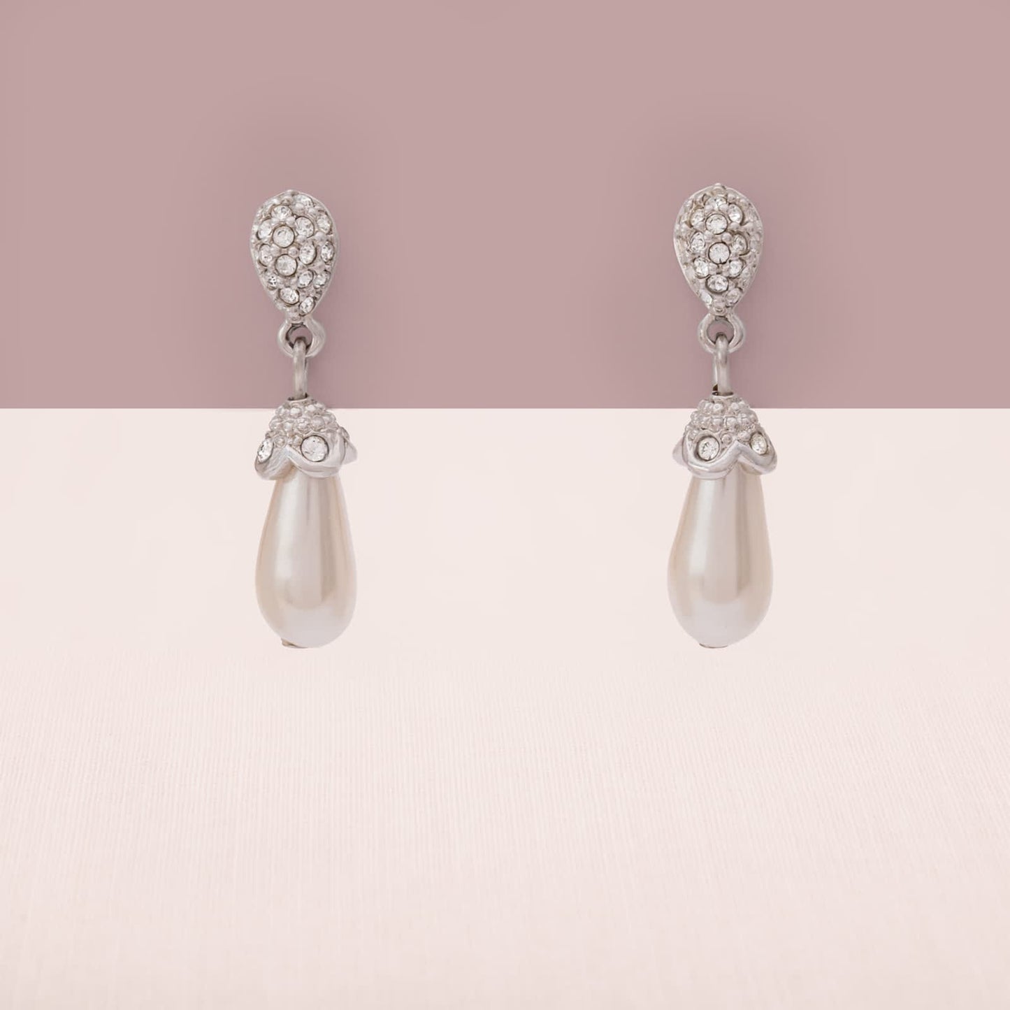 Swarovski-Ohrringe-rhodiniert-kleine-Kristalle-Perlentropfe-Hänger
