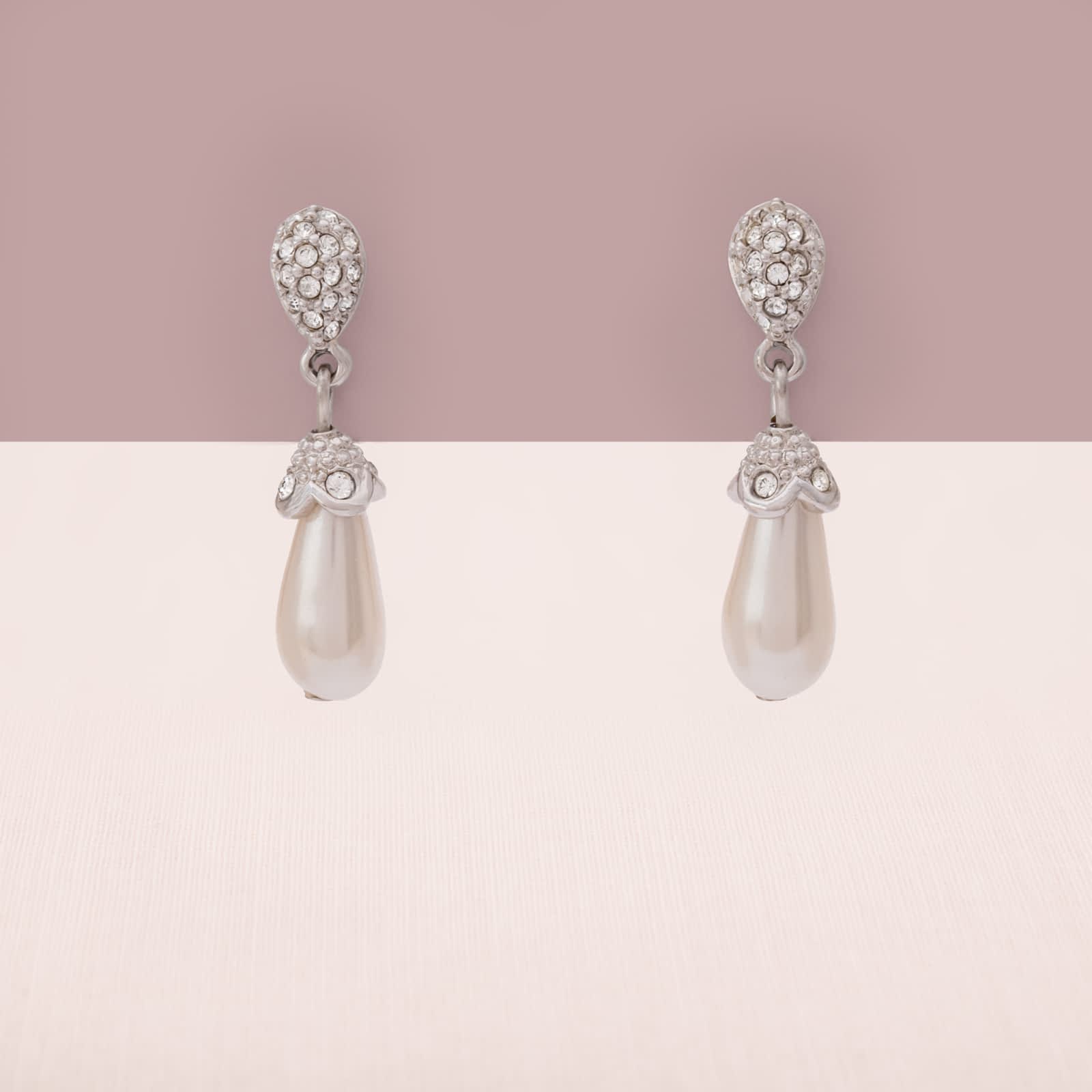 Swarovski-Ohrringe-rhodiniert-kleine-Kristalle-Perlentropfe-Hänger