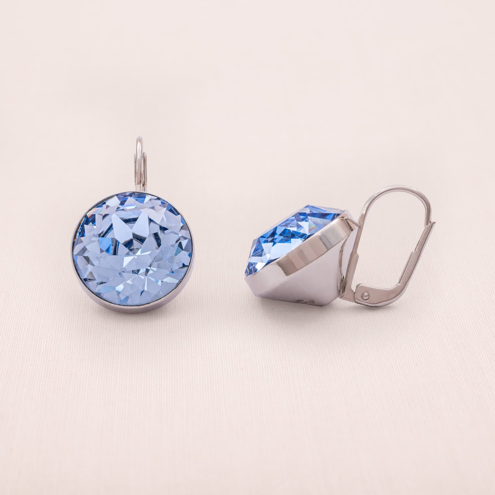 Swarovski-Ohrringe-großer-runder-Kristall-hellblau-silberfarbene-Fassung-rhodiniert