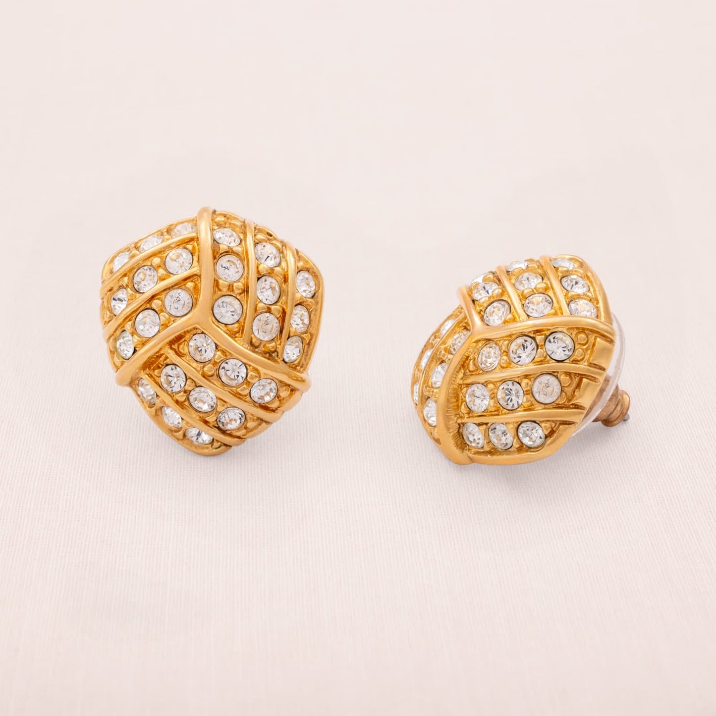 Swarovski-Ohrringe-vergoldet-abgerndet-dreieckige-Form-Pavè-Kristall-besetzt