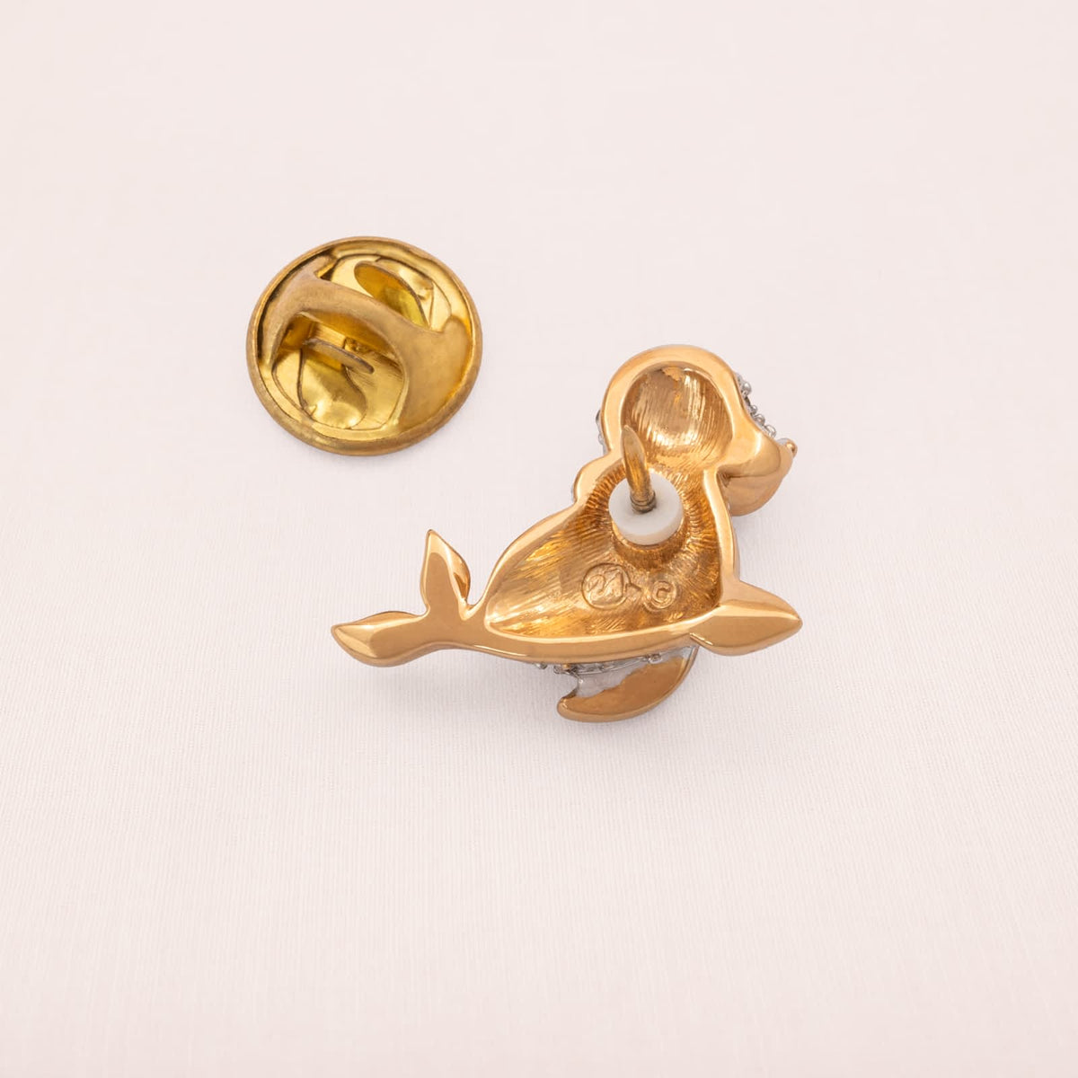 SWAROVSKI Brosche Pin Robbe Kristalle Tiermotiv Vintage Schmuck Sammlerstück
