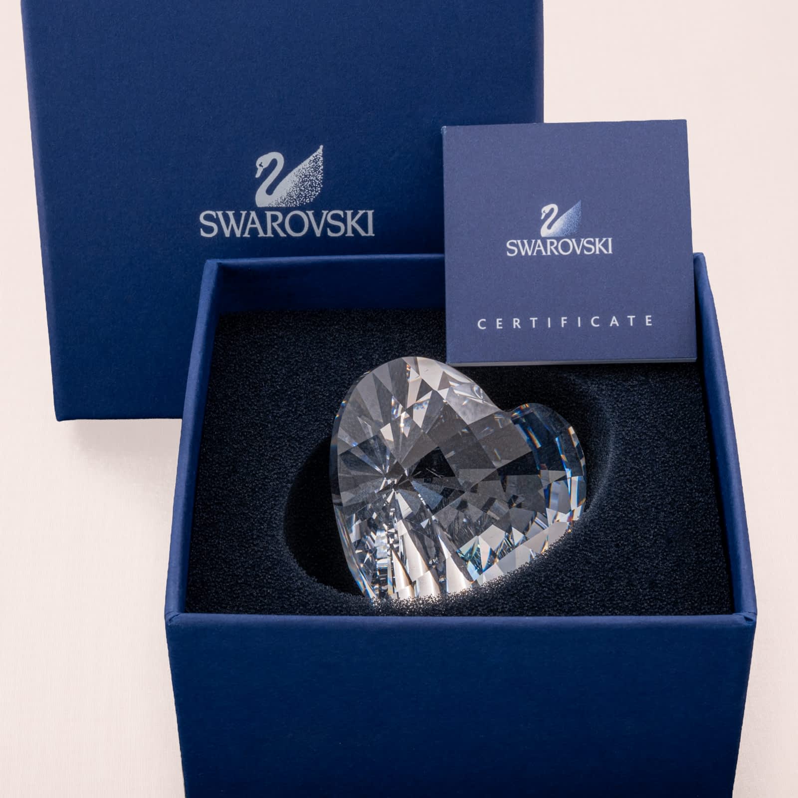 Swarovski-großes-Kristall-Herz-Sammlerstück-Briefbeschwerer-Geschenk-Originalverpackung-blaue-Box