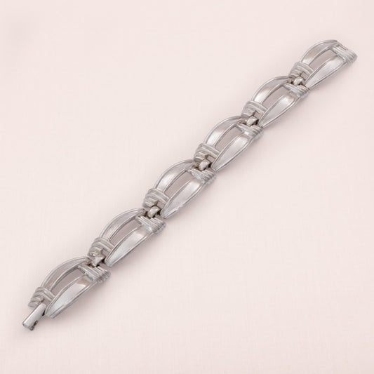 Trifari-Armband-silberfarben-elegantes-Design-längliche-Kettenglieder