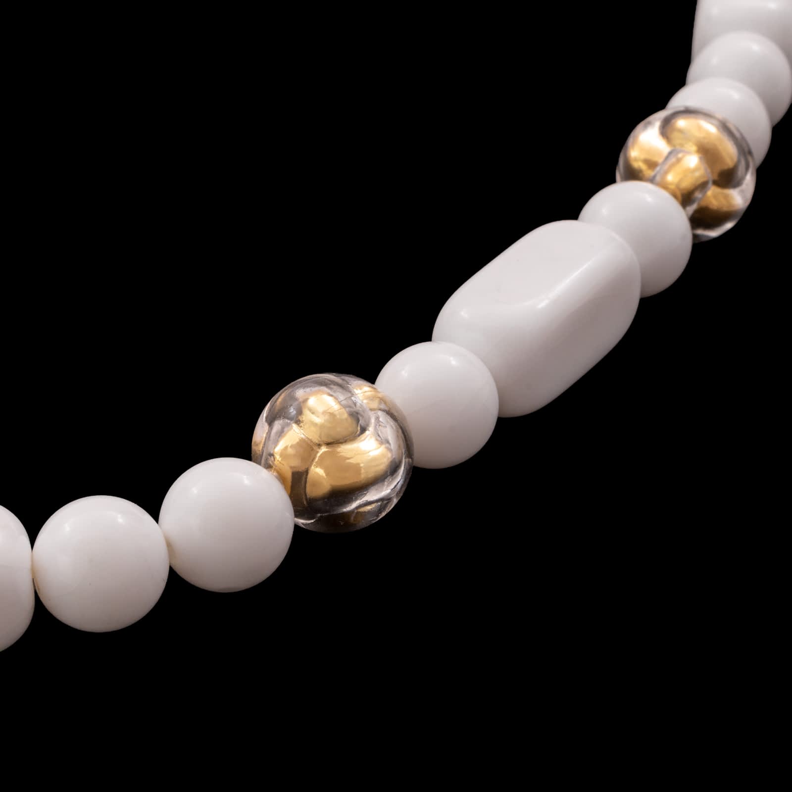 Trifari-weiße-Kunststoff-Perlen-vergoldete-Perlen-1990er