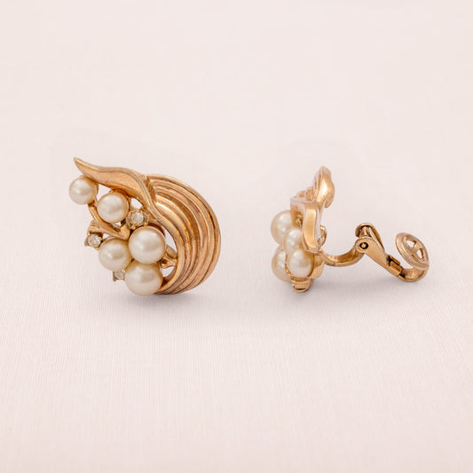 Trifari-Ohrclips-floral-Perlen-Strass-vergoldet