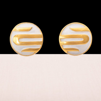 Trifari-Ohrclips-rund-weiße-Eaille-vergoldete-Streifen