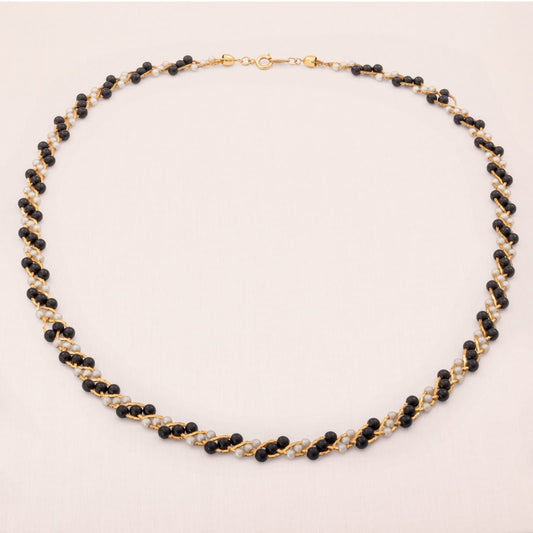 Trifari-Halskette-kleine-Perlen-schwarzweiß-vergoldete-Kette