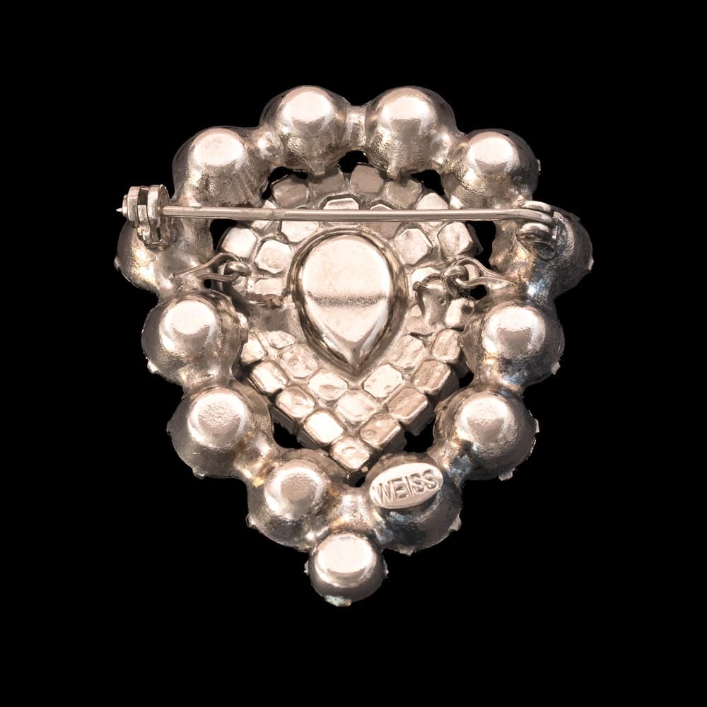 Albert-Weiss-Strass-Brosche-Rückseite-rhodiniert-Signatur