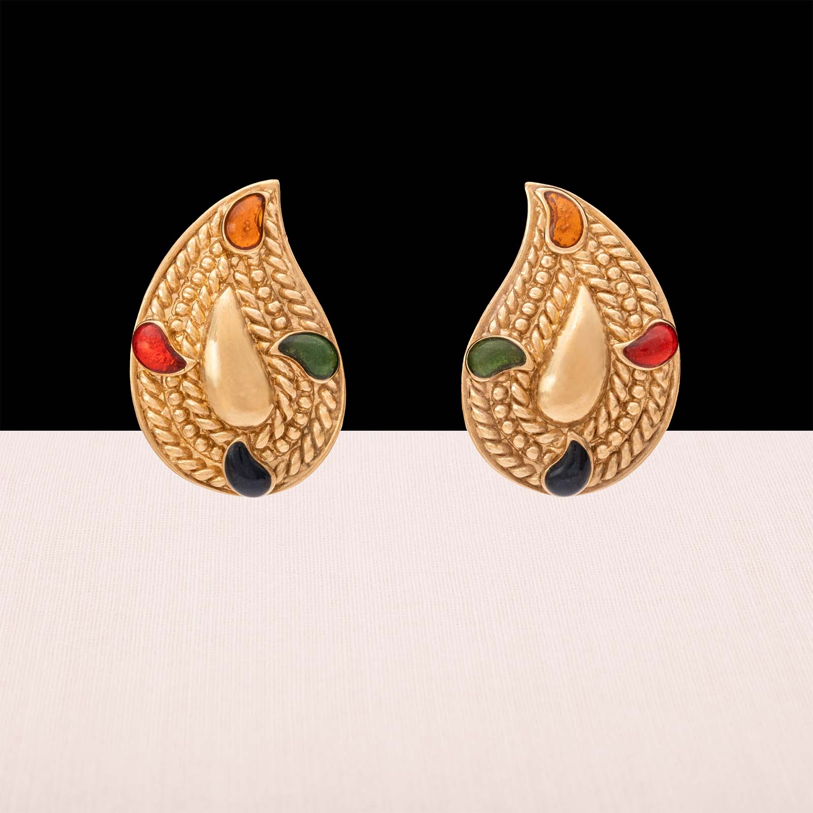 Avon-Ohrringe-Paisley-vergoldet-bunte-Cabochons