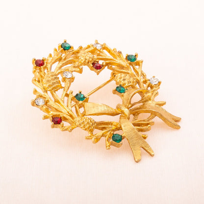 Weihnachtskranz-Brosche-vergoldet-Schleife-Strass-rot-grün-weiß