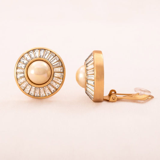 Christian-Dior-Ohrclips-Perlen-Baguettesteine-Umrandung