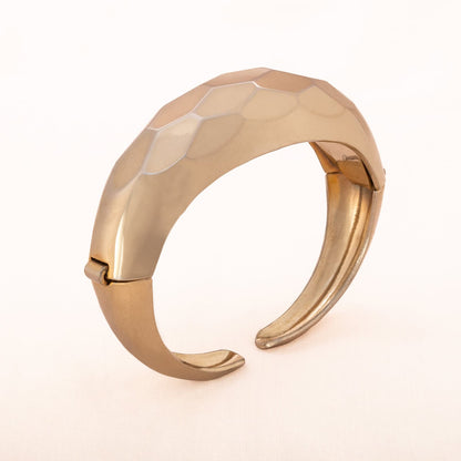 Coro-Armreif-patentierte-Mechanik-Pegasus-Signatur