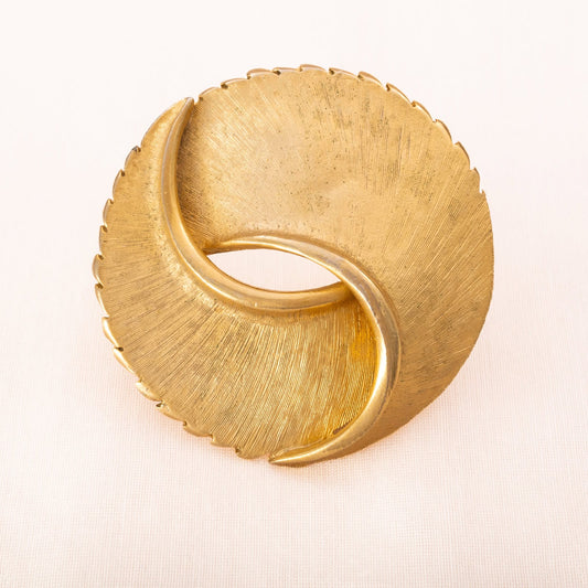 Coro-Brosche-rund-strukturiert-vergoldet