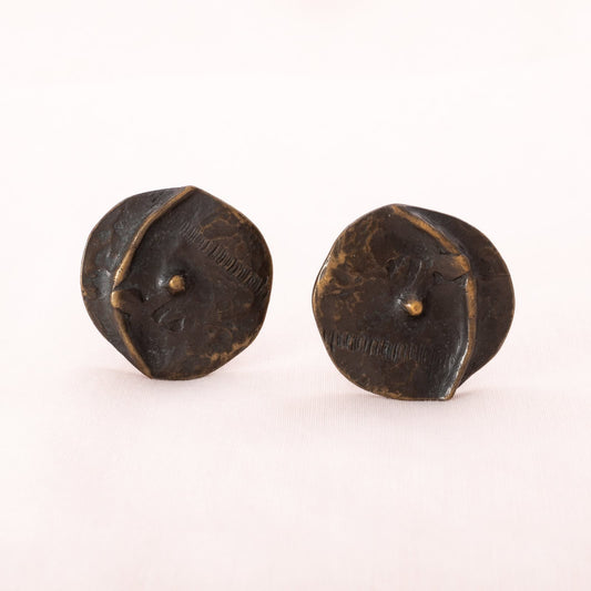 Delphine-Nardin-Ohrclips-rund-aus Bronze