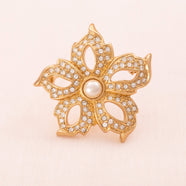 Christian DIOR Brosche Blume mit Kristallen und Perle
