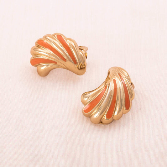Christian-Dior-Ohrclips-vergoldet-geschwungene-Form-korallenfarbig-emailliert