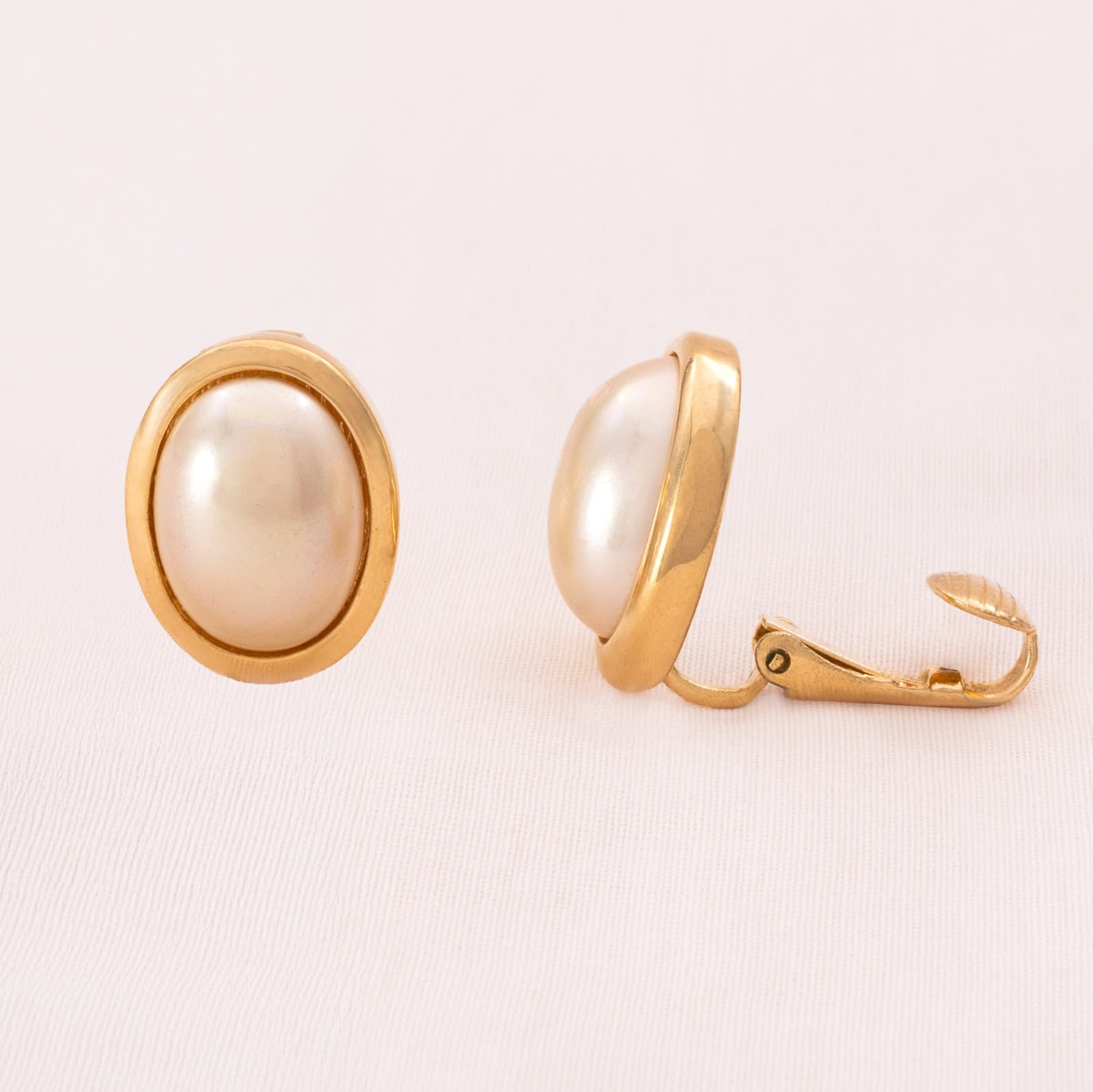 Christian-Dior-kleine-Perlen-Ohrclips-vergoldet