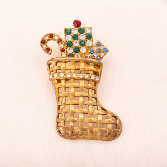 Eisenberg-Ice-Brosche-Weihnachtsmann-Stiefel-vergoldet-gefüllt-mit-Geschenken-Strass-verziert